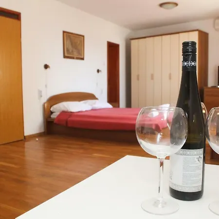 Апартаменты Apartman Luca Свети-Филип-и-Яков